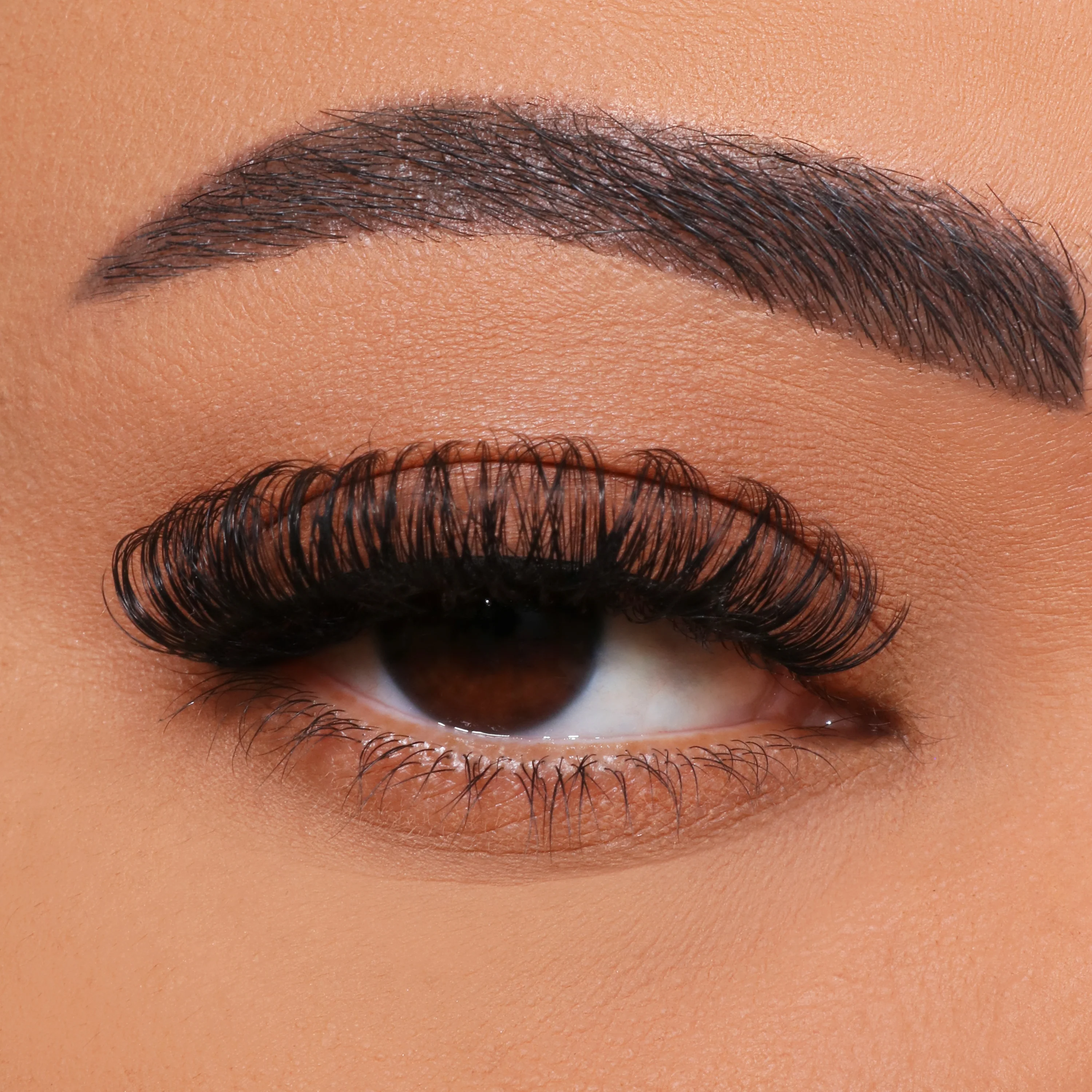 Bagaimana cara mencengkam bulu mata berbunga DIY?